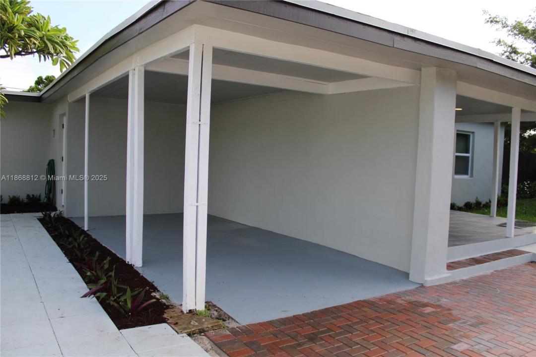 241 NE 55th St, Oakland Park, Florida 33334, HOA KỲ