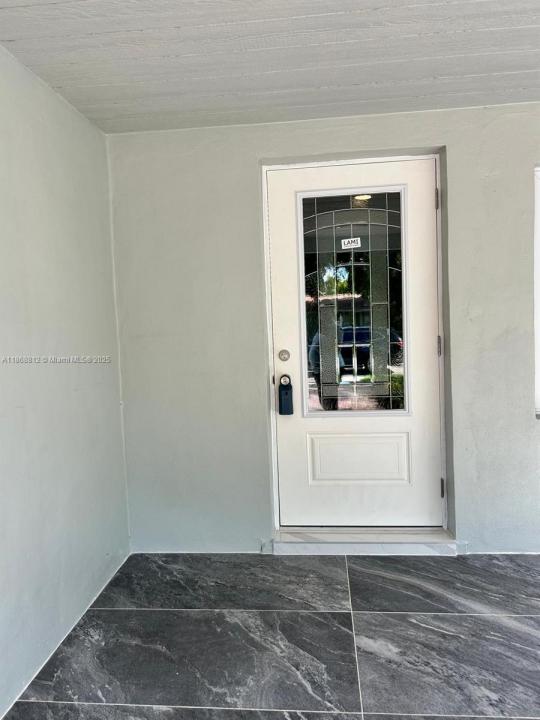 241 NE 55th St, Oakland Park, Florida 33334, HOA KỲ