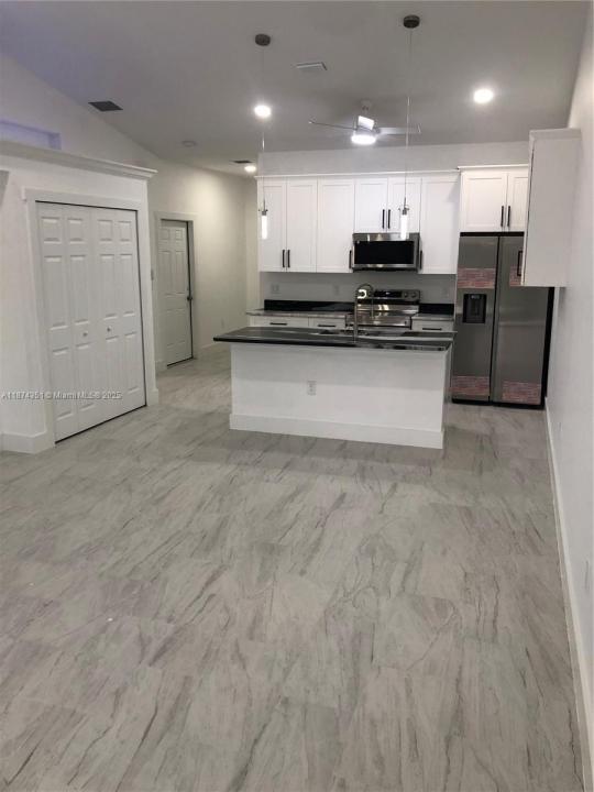 4574 Golfview Blvd 1, Lehigh Acres, Florida 33973, Amerika Birleşik Devletleri