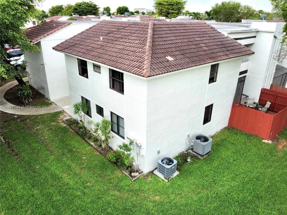 10857 NW 7th St 21-17, Miami, Floride 33172, États-Unis