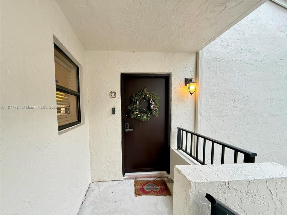 10857 NW 7th St 21-17, Miami, Floride 33172, États-Unis