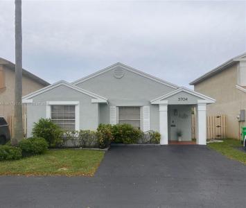 3704 NW 107th Ter, Sunrise, Florida 33351, USA