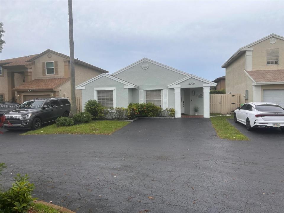 3704 NW 107th Ter, Sunrise, Floride 33351, États-Unis