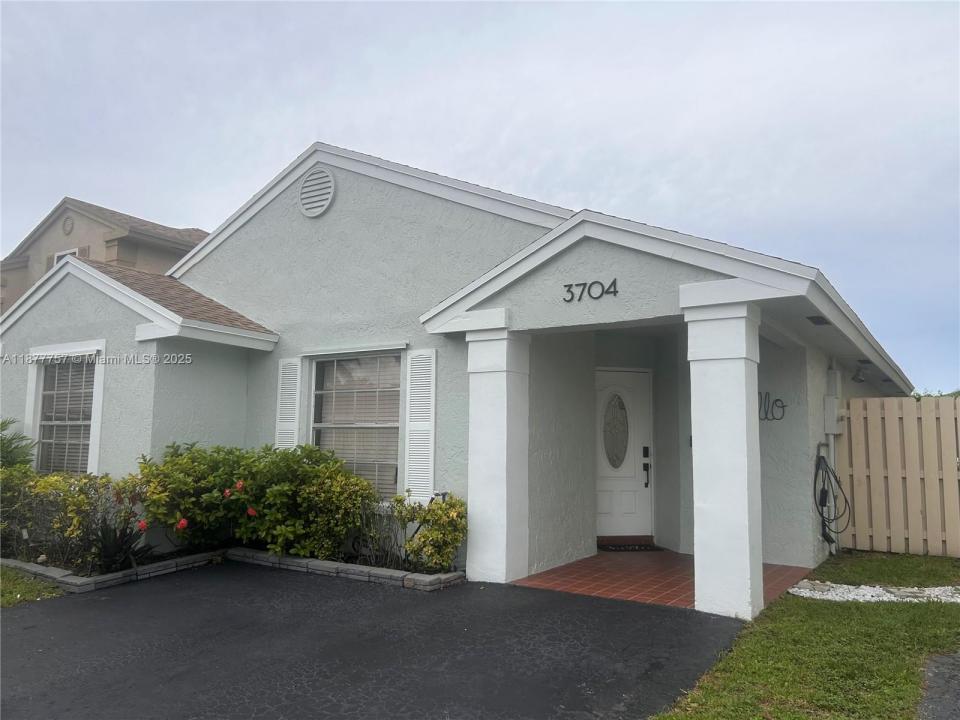 3704 NW 107th Ter, Sunrise, Floride 33351, États-Unis