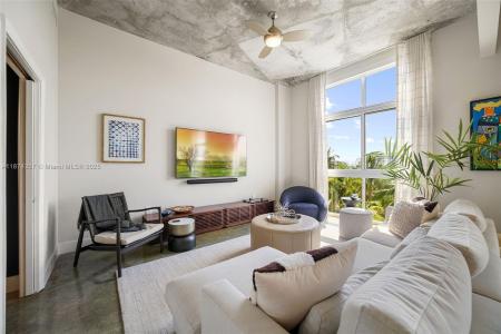 2001 Meridian Av 509, Miami Beach, Florida 33139, USA