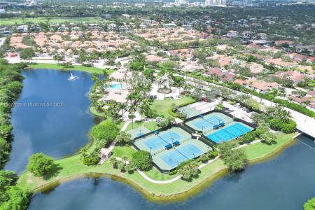 842 Spinnaker Dr E, Hollywood, Florida 33019, USA