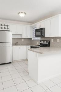 8170 NW 10th St 2, Miami, Florida 33126, USA