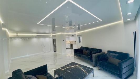 3500 Mystic Pointe Dr 1107, Aventura, Florida 33180, USA