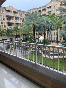 3001 NE 185th St 326, Aventura, Florida 33180, USA