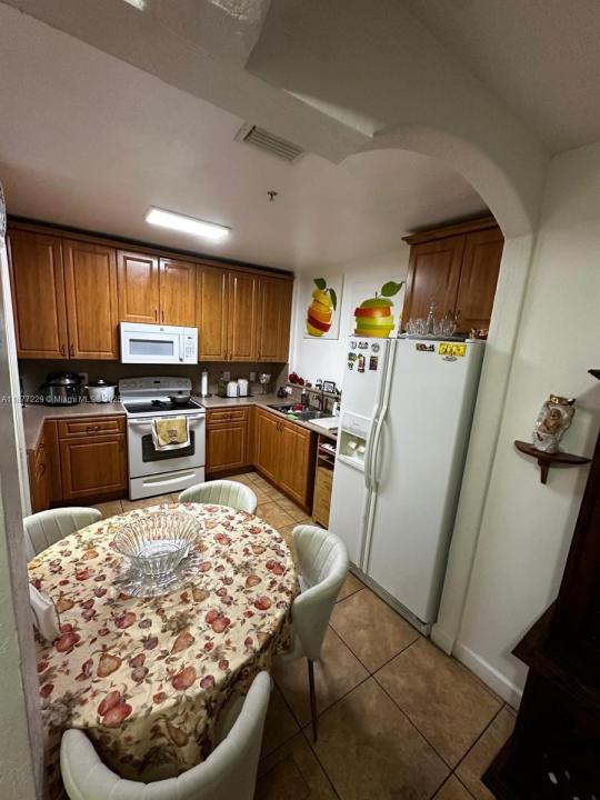 8031 W 36th Ave 1, Hialeah, Флорида 33018, Соединенные Штаты