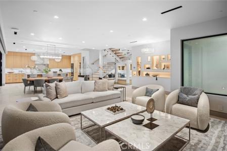 W Oceanfront, Newport Beach, California 92661