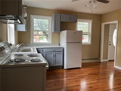1104 S Broadway Avenue 1, East Providence, Rhode Island 02914, HOA KỲ