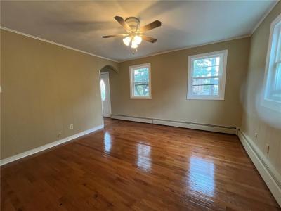 1104 S Broadway Avenue 1, East Providence, Rhode Island 02914, HOA KỲ