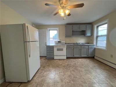 1104 S Broadway Avenue 2, East Providence, Rhode Island 02914, HOA KỲ