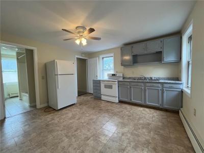 1104 S Broadway Avenue 2, East Providence, Rhode Island 02914, HOA KỲ