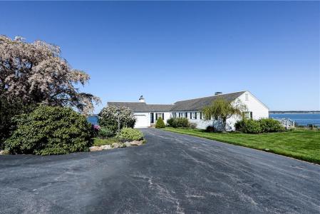 90 North Cliff Drive, Narragansett, RI 02882, USA