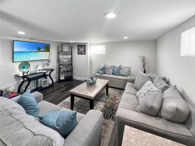 82 Kearns Avenue, Tiverton, RI 02878, USA