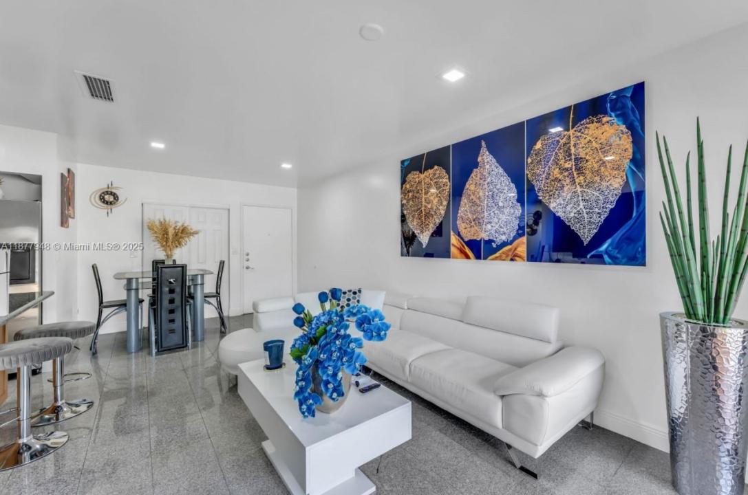 660 W Park Dr 1-203, Miami, Florida 33172, Amerika Birleşik Devletleri