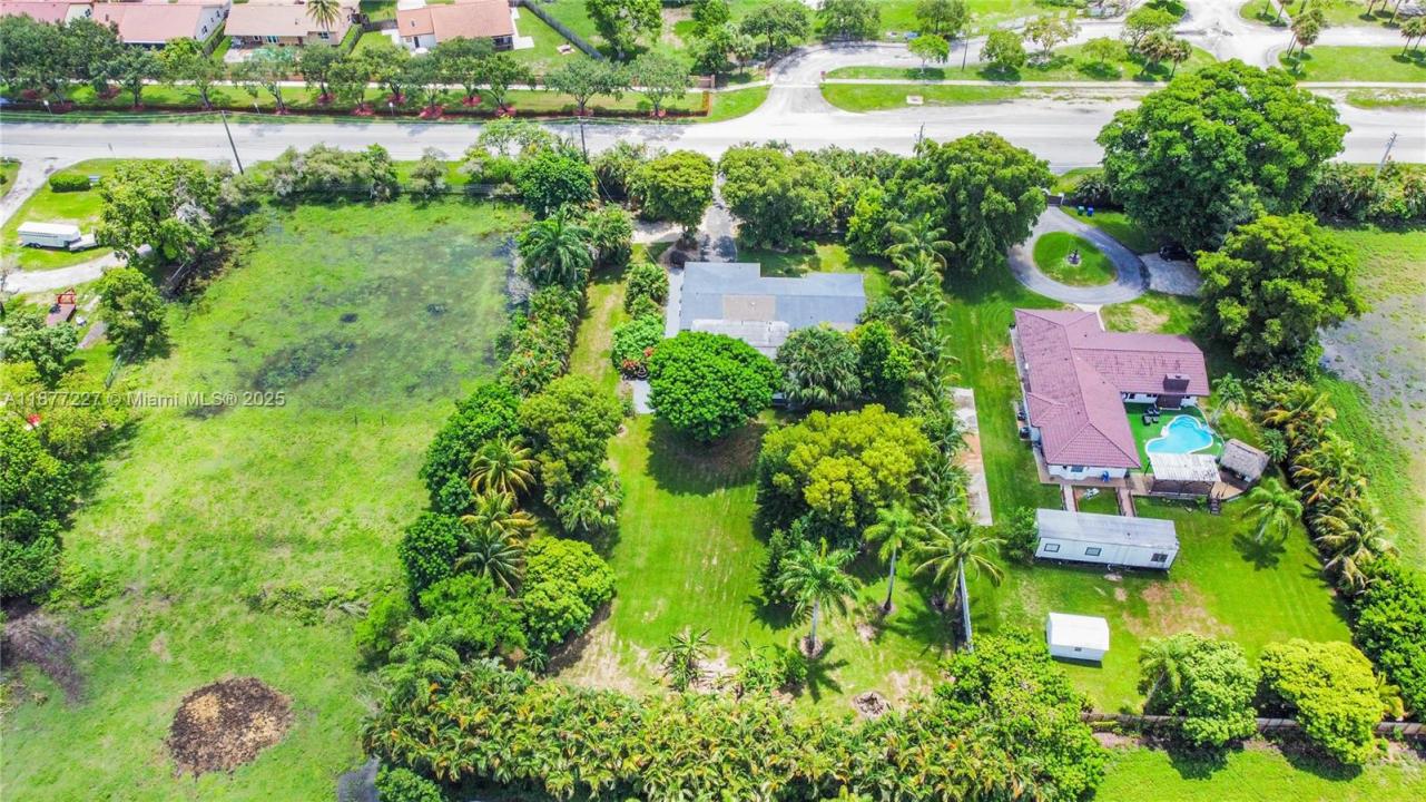 5785 SW 160th Ave, Southwest Ranches, Florida 33331