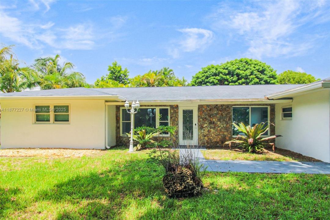 5785 SW 160th Ave, Southwest Ranches, Florida 33331