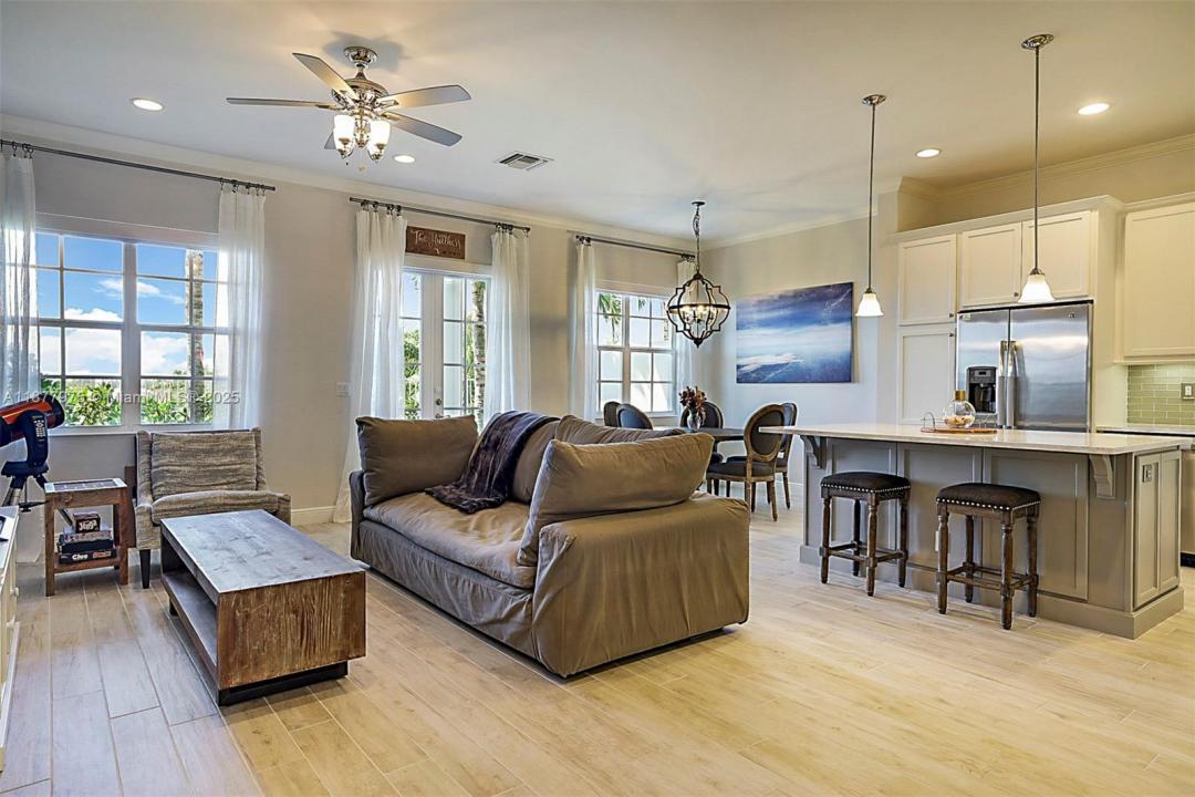 140 Ocean Breeze Dr, Juno Beach, Florida 33408, USA