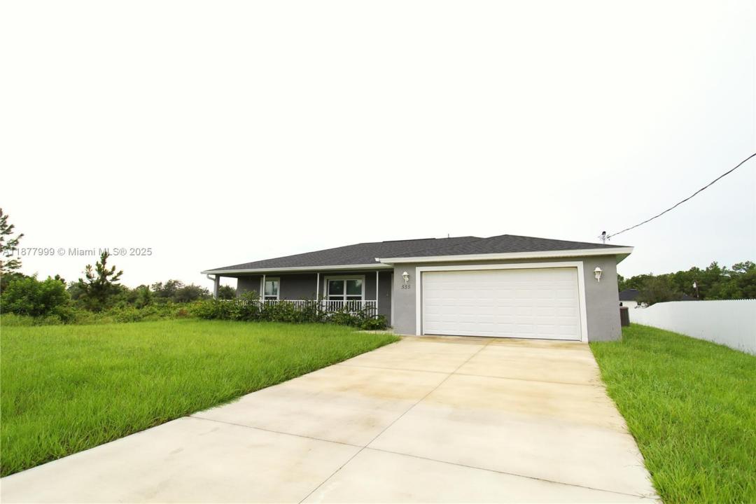 555 Oakshire Ln, Lehigh Acres, Florida 33935