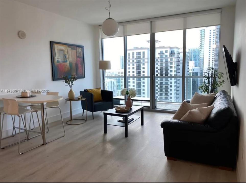 1111 SW 1st Ave 3322-N, Miami, Florida 33130, USA