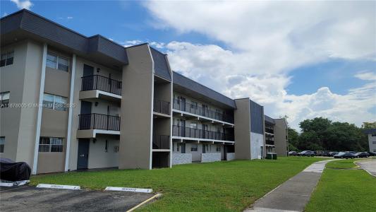 7820 S Colony Cir S 102, Tamarac, Florida 33321, USA
