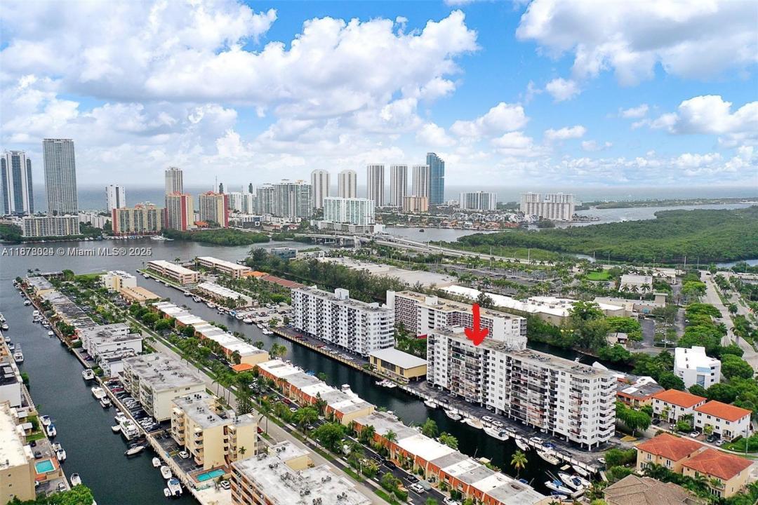 3545 NE 166th St 304, North Miami Beach, Флорида 33160, Соединенные Штаты