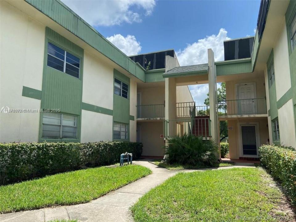 4133 NW 88th Ave 204, Coral Springs, Florida 33065