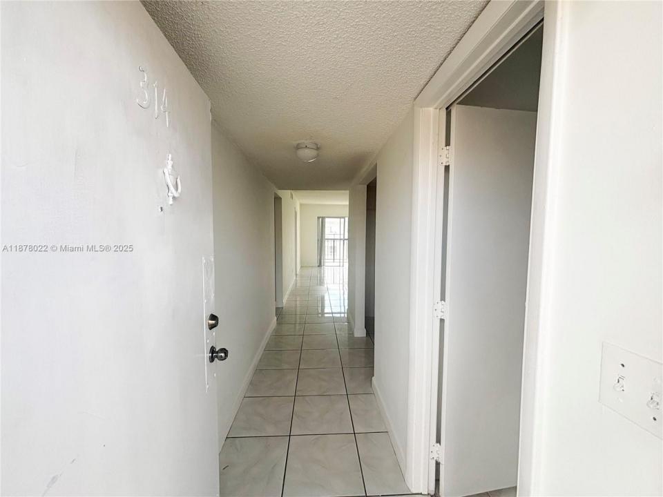 6125 W 20th Ave 314, Hialeah, Florida 33012
