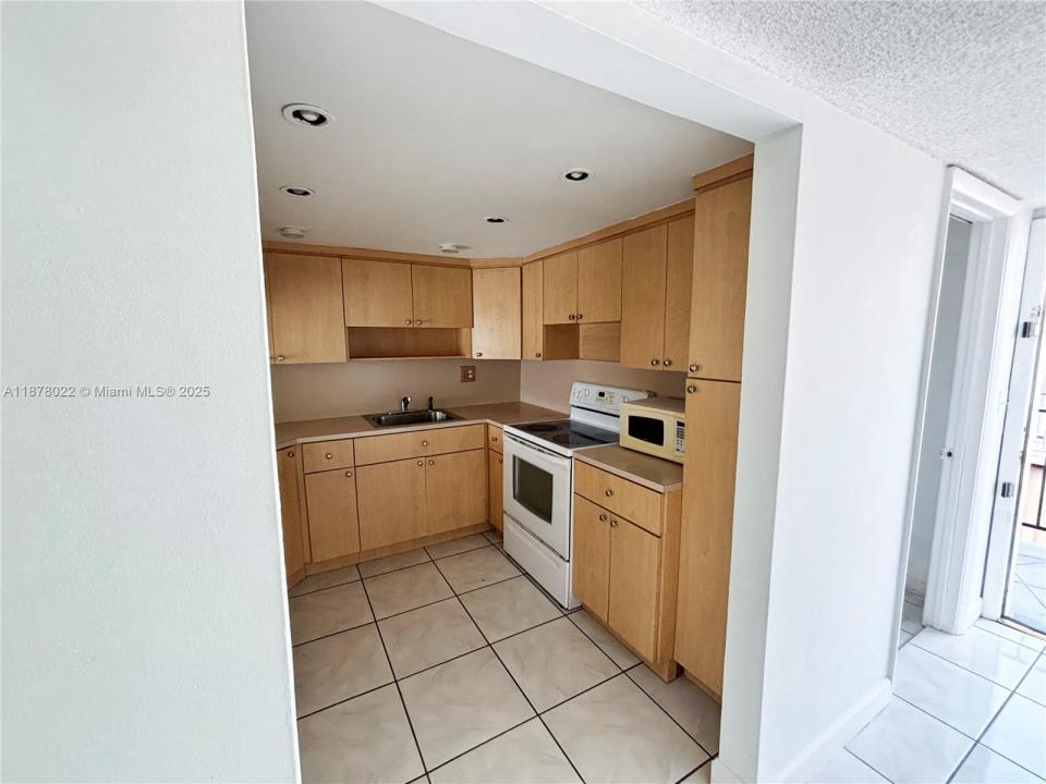 6125 W 20th Ave 314, Hialeah, Florida 33012