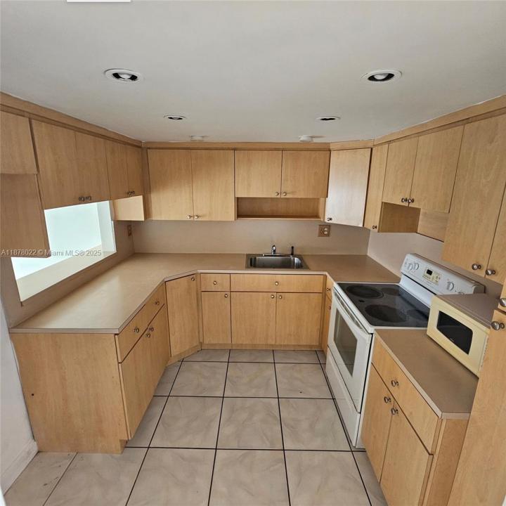 6125 W 20th Ave 314, Hialeah, Florida 33012