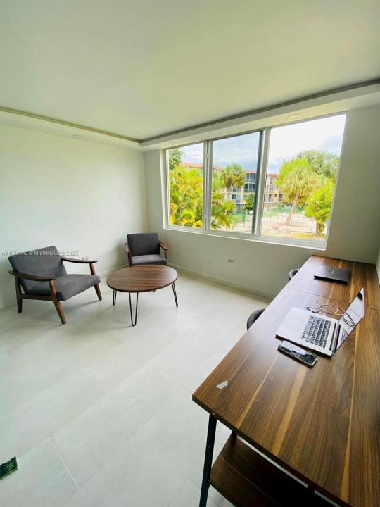 441 NE 195th St 205, Miami, Флорида 33179, Соединенные Штаты