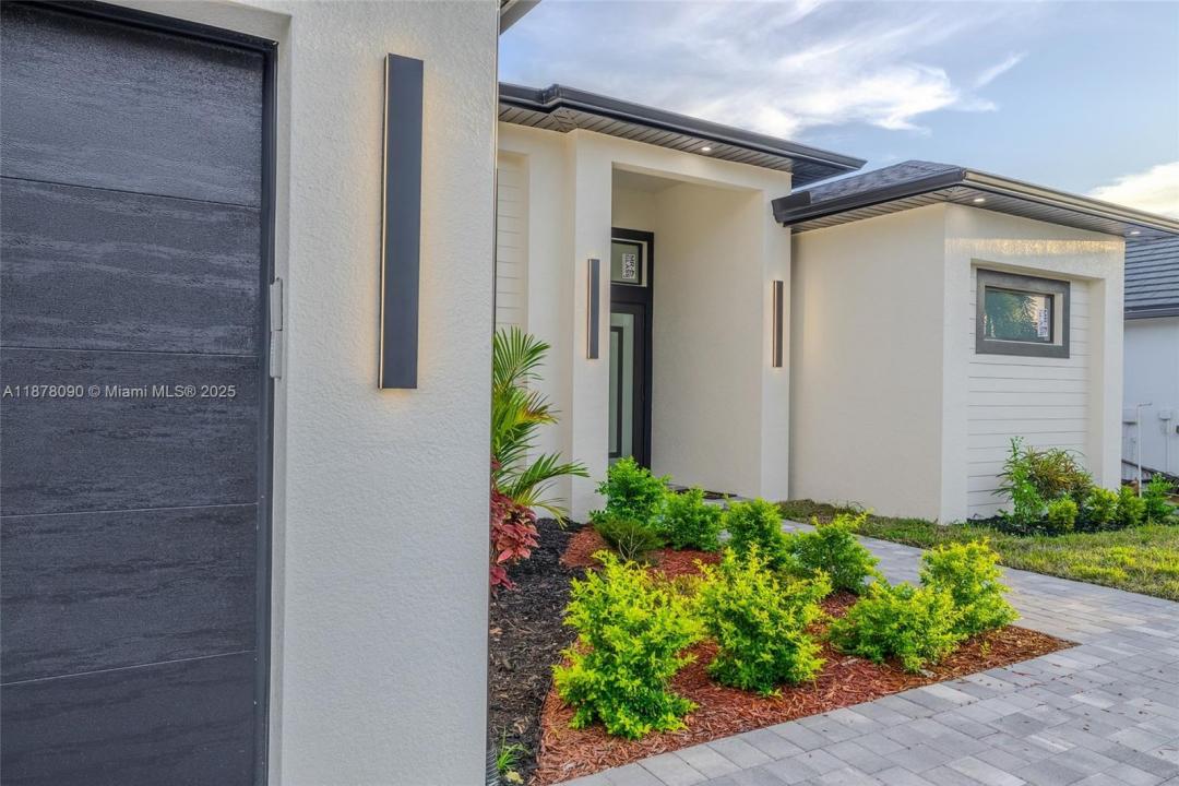 920 SE 5TH TER, Cape Coral, Florida 33990, HOA KỲ