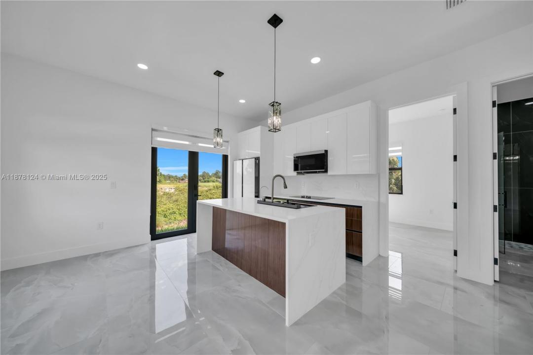 711 ROMA AVE S, Lehigh Acres, Florida 33974, Stati Uniti