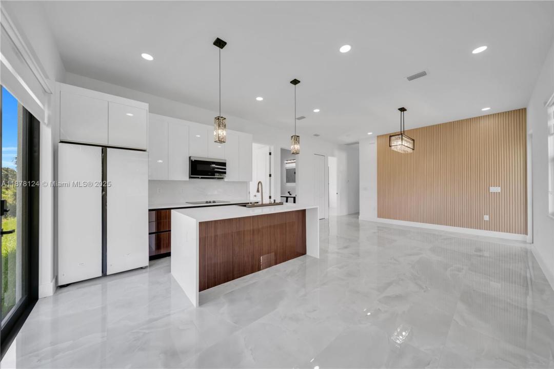 711 ROMA AVE S, Lehigh Acres, Florida 33974, Stati Uniti