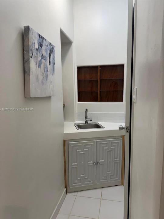 89xx SW 83rd St 1, Miami, Floryda 33173, USA
