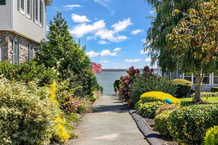138 Sauga Avenue, North Kingstown, רוד איילנד 02852, ארצות הברית של אמריקה