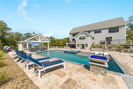 262 Douglas Pike, Smithfield, Rhode Island 02917, États-Unis