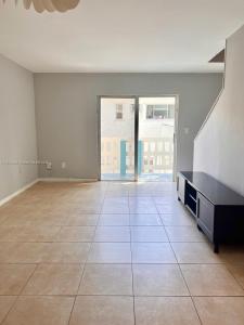 7820 NE Bayshore Ct 207, Miami, Florida 33138, USA