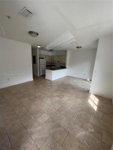 211 W 79th Pl 302, Hialeah, Florida 33014, USA