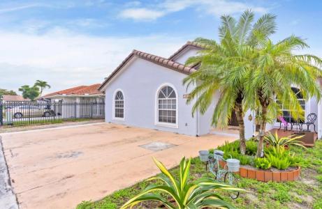 14214 SW 53rd St 14214, Miami, Florida 33175, USA