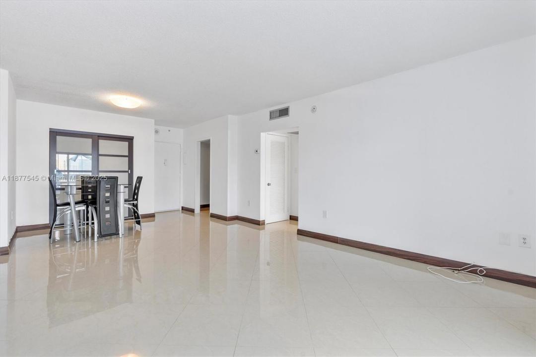 400 Kings Point Dr 1425, Sunny Isles Beach, Florida 33160, Amerika Birleşik Devletleri