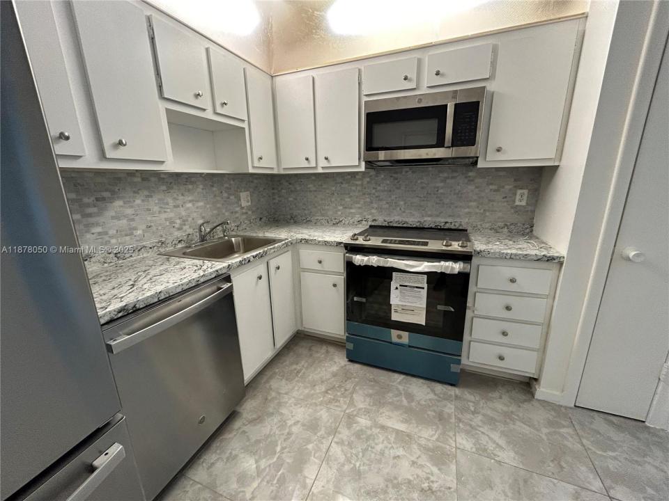 2061 NW 47th Ter 212, Lauderhill, Florida 33313, HOA KỲ