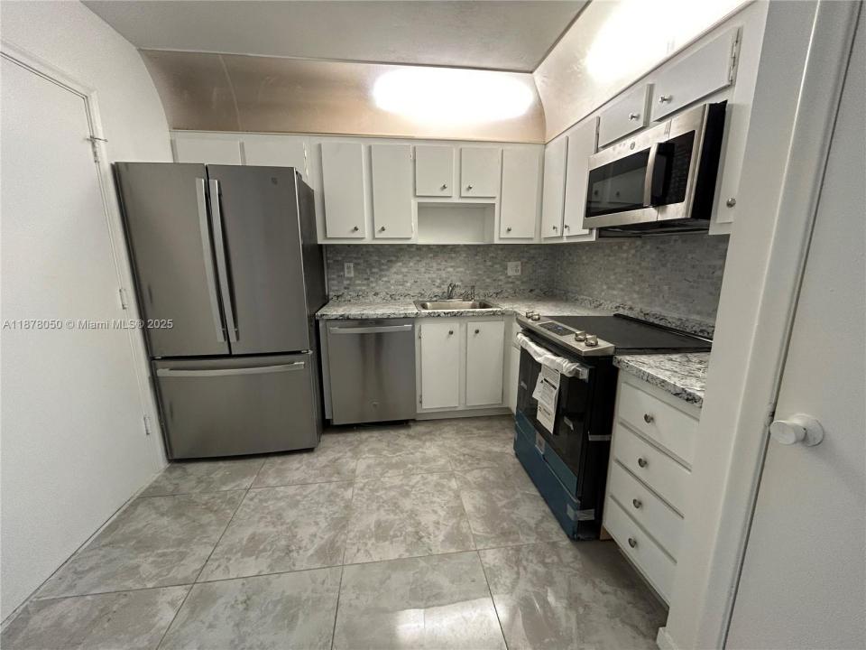 2061 NW 47th Ter 212, Lauderhill, Florida 33313, HOA KỲ