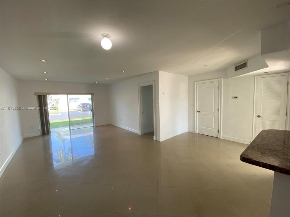 7680 SW 82nd St H121, Miami, Florida 33143