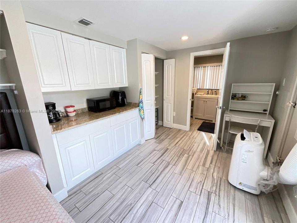 13275 NE 4th Ave North, North Miami, Florida 33161, Amerika Birleşik Devletleri