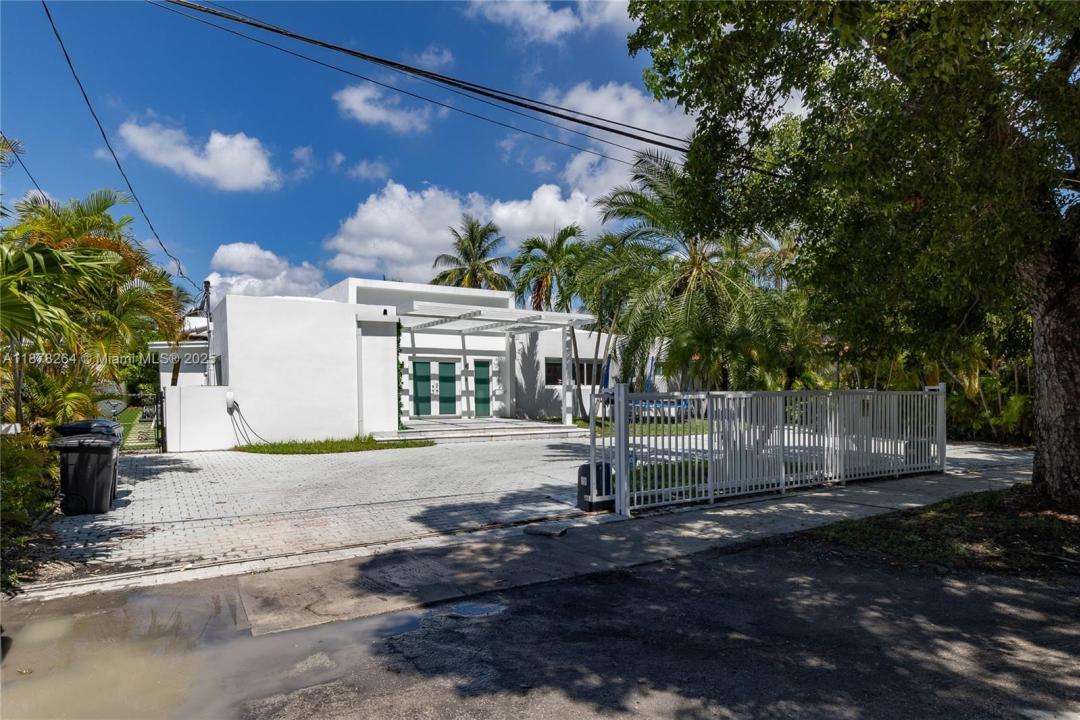 1215 N Biscayne Point Rd, Miami Beach, 佛羅里達州 33141, 美國