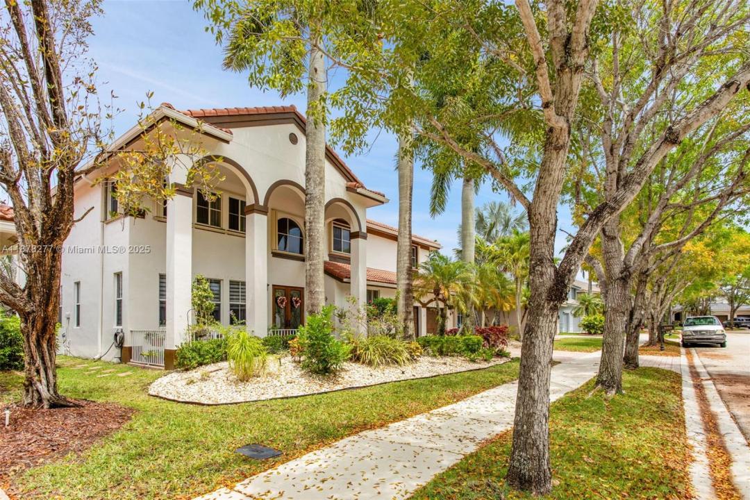 1242 Peregrine Way, Weston, Florida 33327